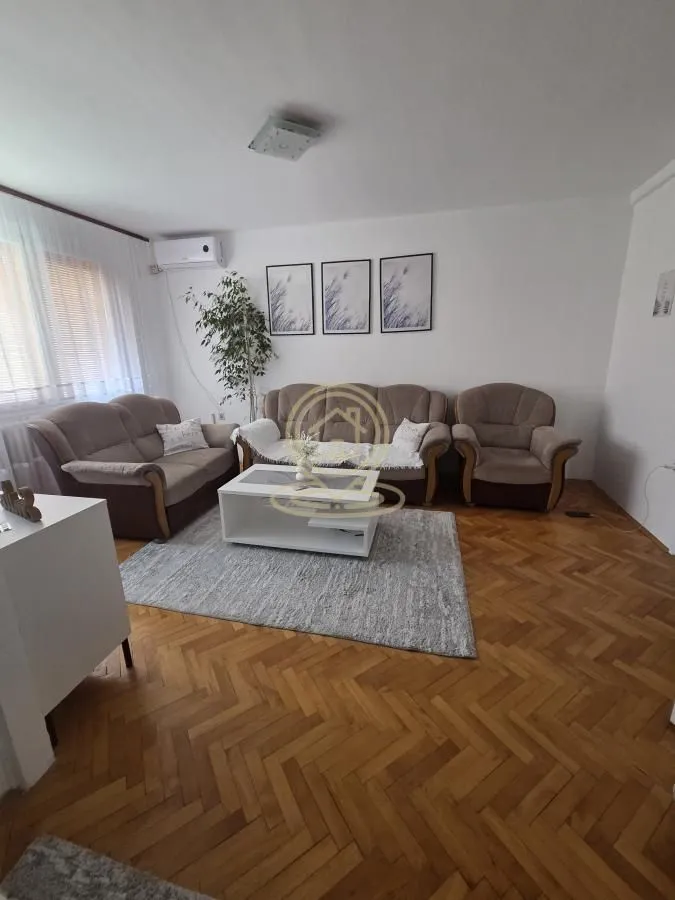 Prodaja, trosoban stan, 65m², Medijana, Niš