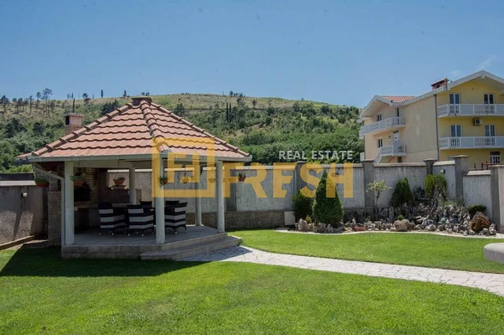 Prodaja, kuća, 550m², Zabjelo, Podgorica