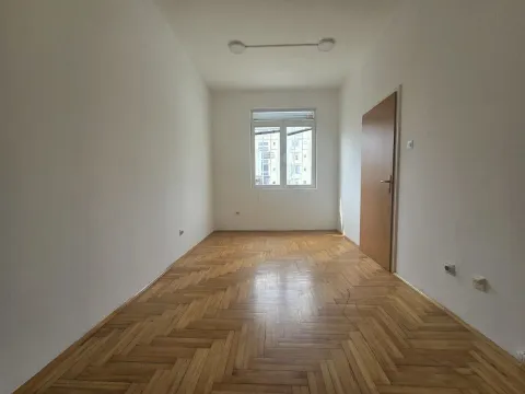 Rent, office space, 139m², Centar, Podgorica - image 5