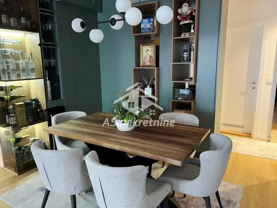 Rent, three bedroom apartment, 85m², Vračar Sve Podlokacije, Beograd