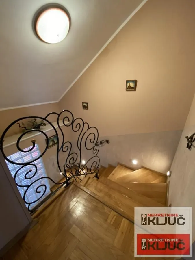 Prodaja, trosoban stan, 100m², Sajmište, Novi Sad