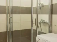 Izdavanje, dvosoban stan, 110m², Tivat, Crna Gora - image 11