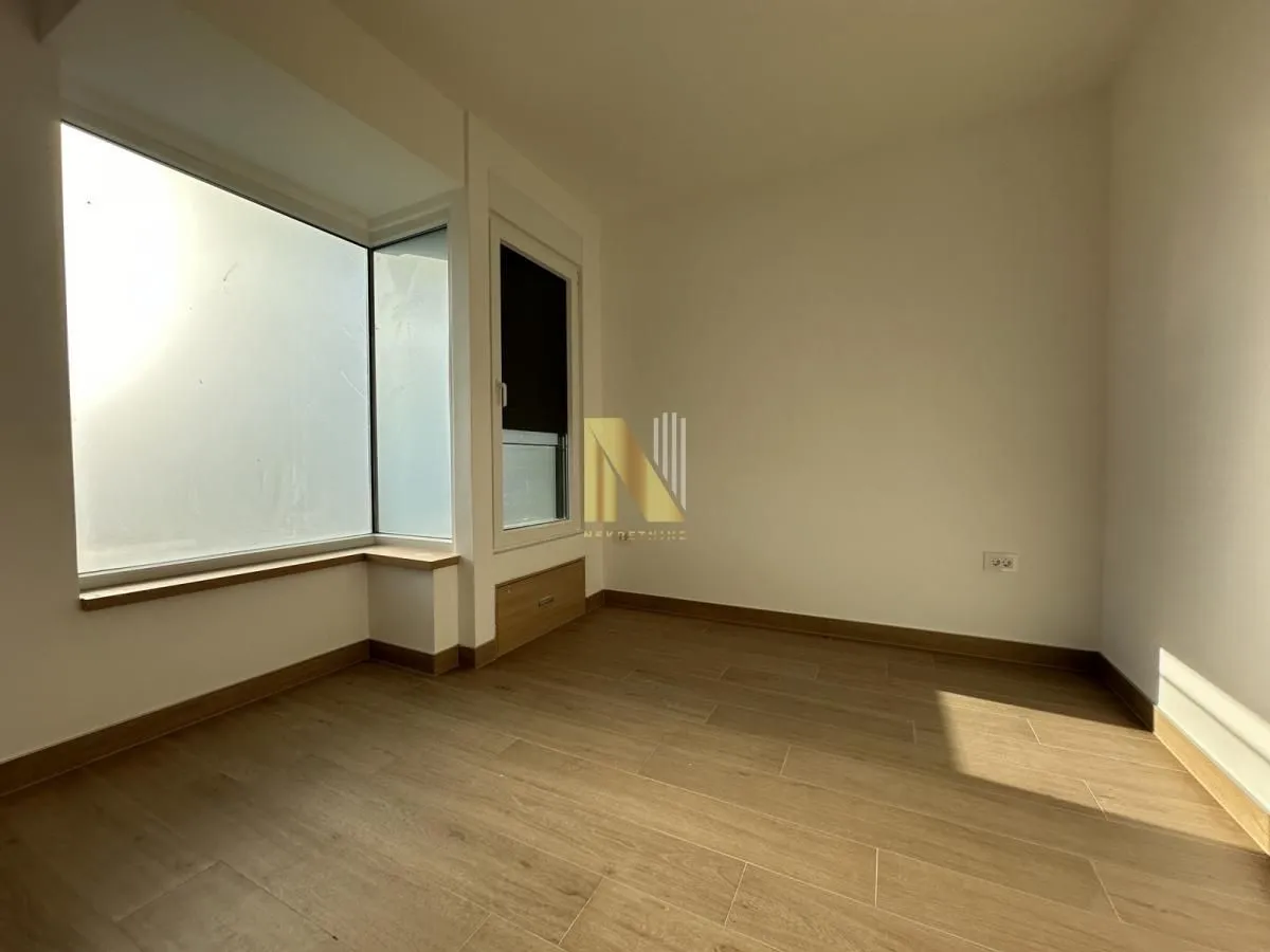 Prodaja, četvorosoban stan, 154m², Alibegovac, Petrovaradin