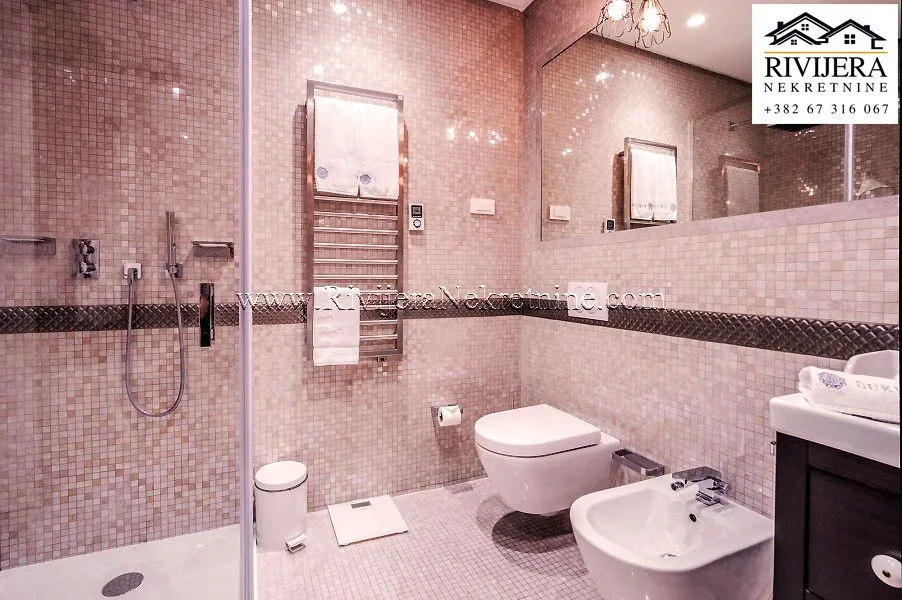 Sale, two bedroom apartment, 155m², Bečići, Budva