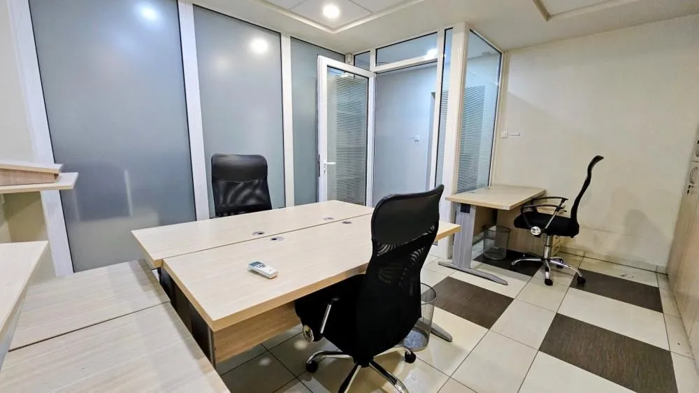 Rent, office space, 318m², Profesorska Kolonija, Palilula Sve Podlokacije