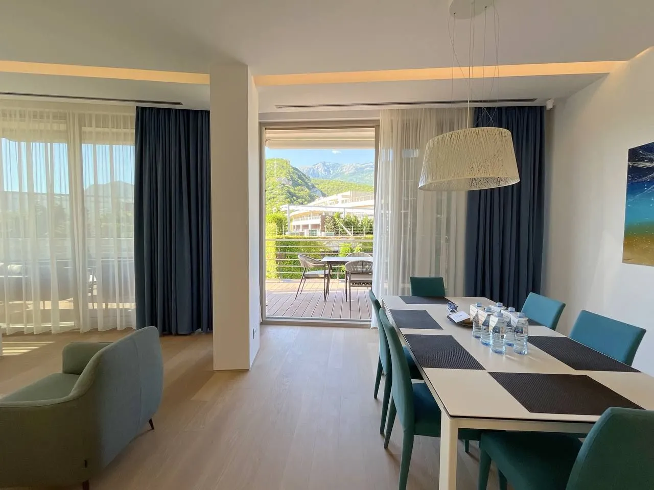 Sale, three bedroom apartment, 200m², Dukley Gardens, Budva