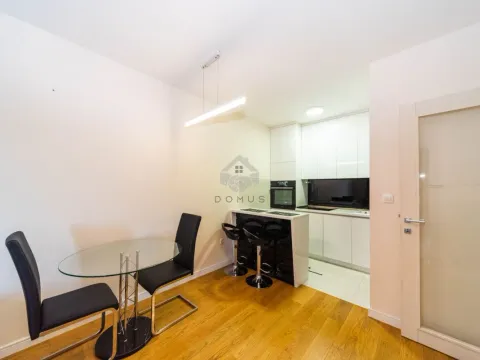 Izdavanje, jednosoban stan, 49m², Central Point, Podgorica - image 4