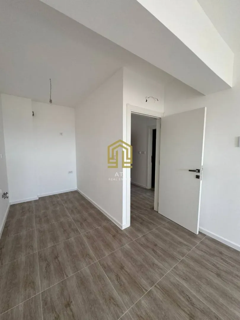 Prodaja, jednosoban stan, 47m², Centar, Bar