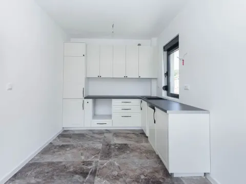 Prodaja, trosoban stan, 82m², Tivat, Crna Gora - image 19