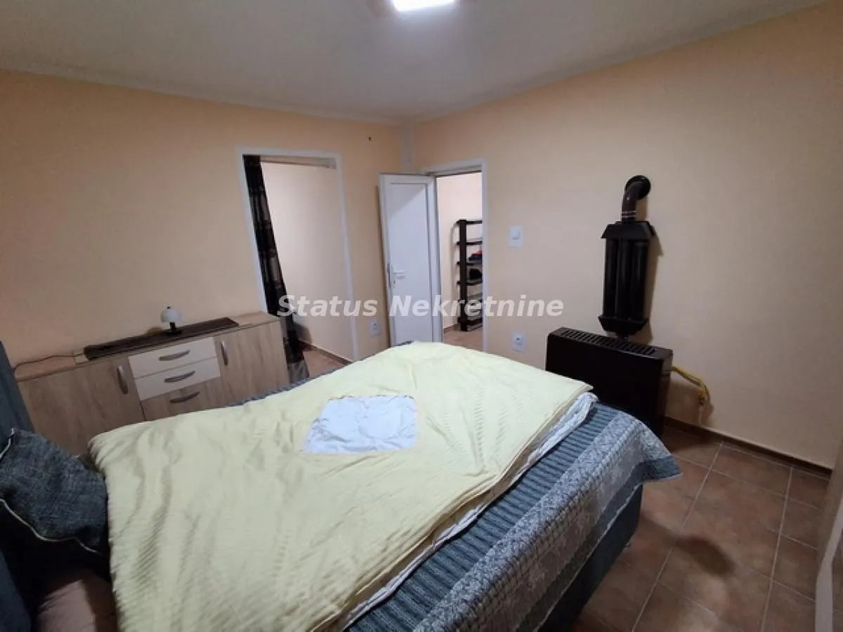 Prodaja, kuća, 180m², Futog, Novi Sad Sve Podlokacije