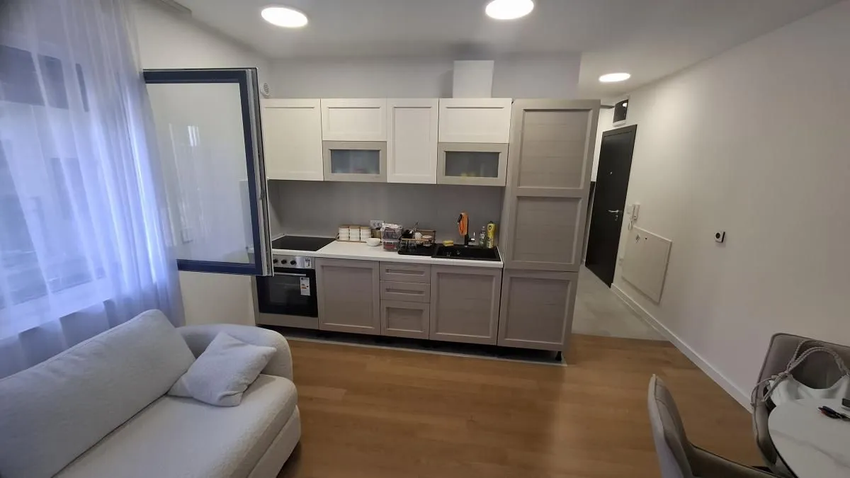 Prodaja, jednosoban stan, 37m², Bulevar Evrope, Novi Sad Sve Podlokacije
