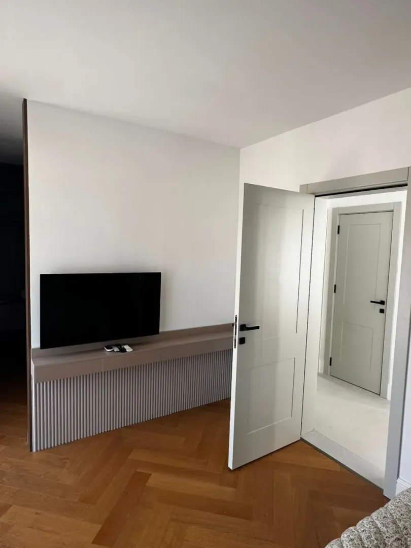 Izdavanje, kuća, 165m², Lastva Grbaljska, Kotor