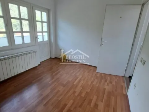 Rent, office space, 65m², Šumice, Beograd