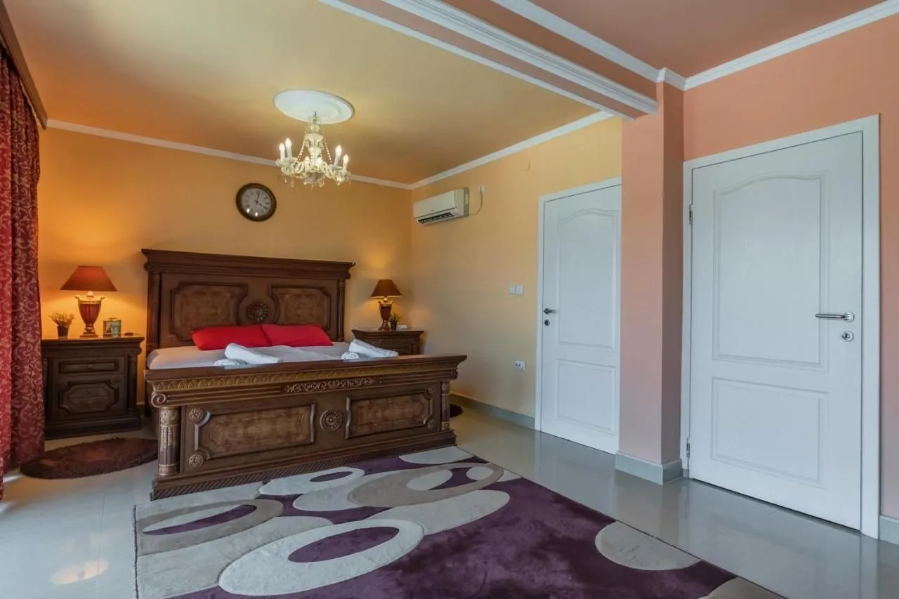 Sale, house, 220m², Đuraševići, Tivat