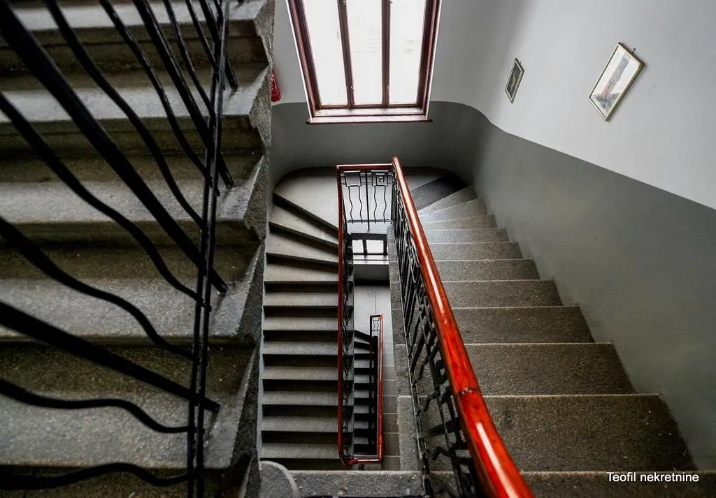 Prodaja, trosoban stan, 86m², Vračar, Šid