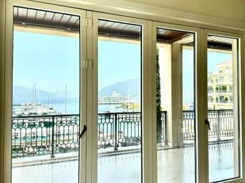 Sale, three bedroom apartment, 223m², Porto Montenegro, Tivat