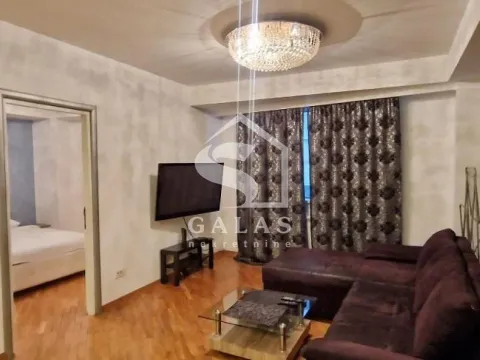 Izdavanje, trosoban stan, 85m², Stari Grad, Beograd