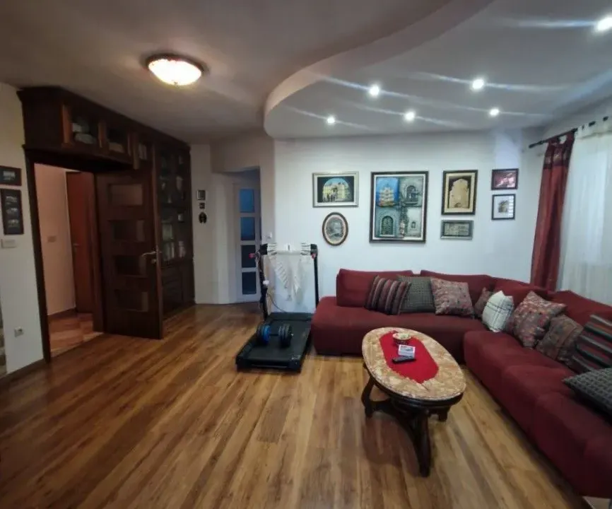 Izdavanje, trosoban stan, 94m², Murtovina, Podgorica