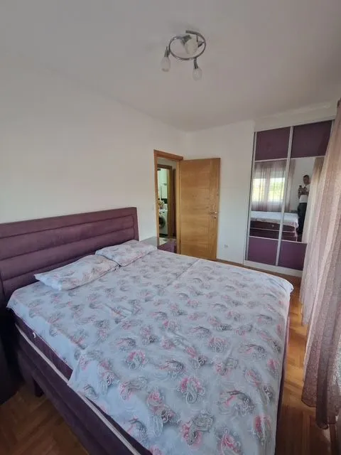 Izdavanje, trosoban stan, 96m², Stari Aerodrom, Podgorica