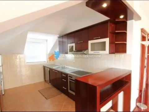 Rent, four bedroom apartment, 160m², Savski Venac, Beograd - image 6