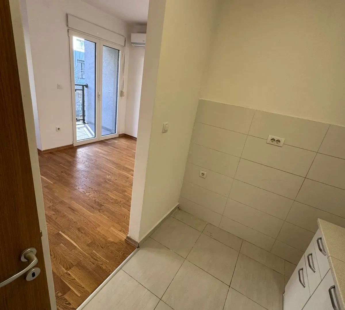 Prodaja, jednosoban stan, 44m², Blok 6, Podgorica