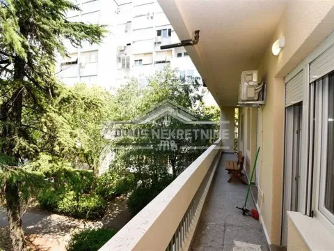 Rent, two bedroom apartment, 65m², Autobuska stanica, Podgorica - image 9
