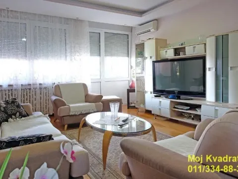 Sale, house, 250m², Voždovac Sve Podlokacije, Beograd - image 1