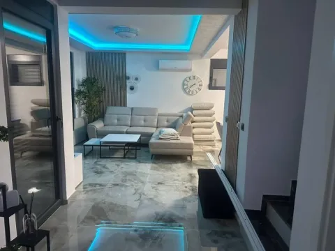 Prodaja, kuća, 130m², Bar, Crna Gora - image 1