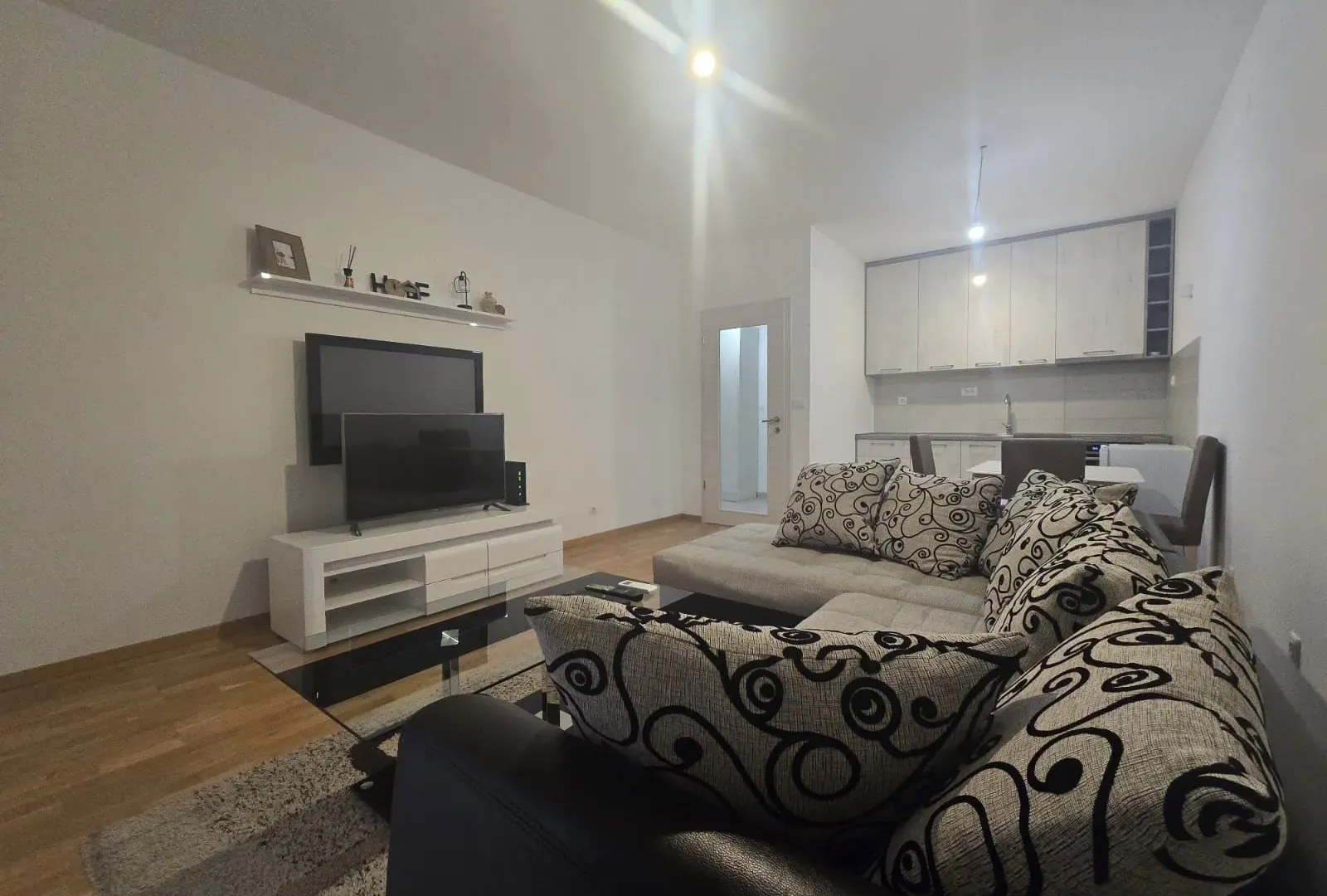 Izdavanje, jednosoban stan, 51m², Zabjelo, Podgorica
