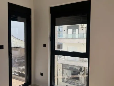 Izdavanje, jednosoban stan, 44m², Centar, Podgorica - image 2