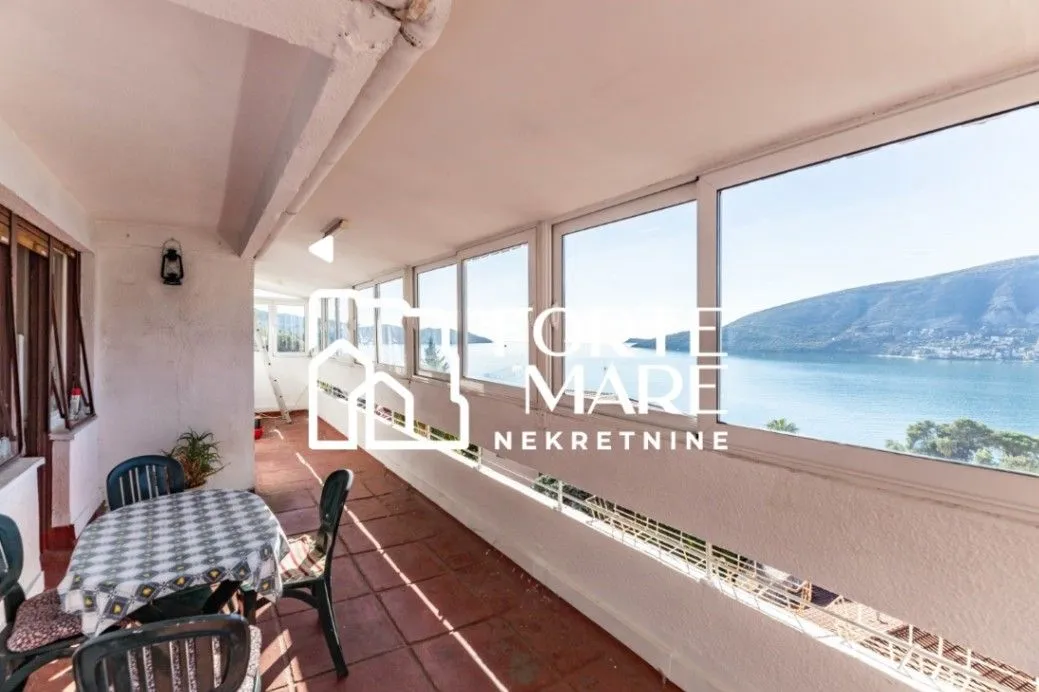Prodaja, trosoban stan, 81m², Herceg Novi, Crna Gora