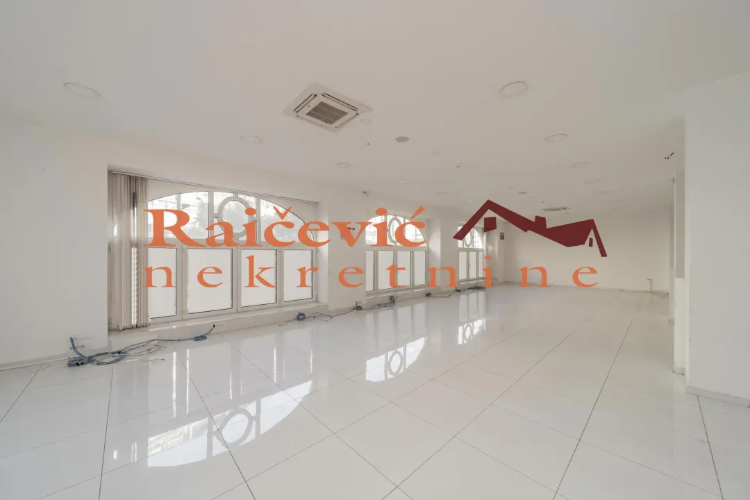 Rent, apartment, 179m², Centar, Stara Pazova