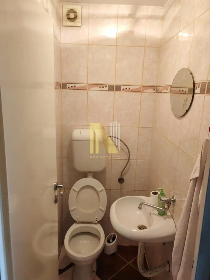 Prodaja, četvorosoban stan, 86m², Petrovaradin, Novi Sad
