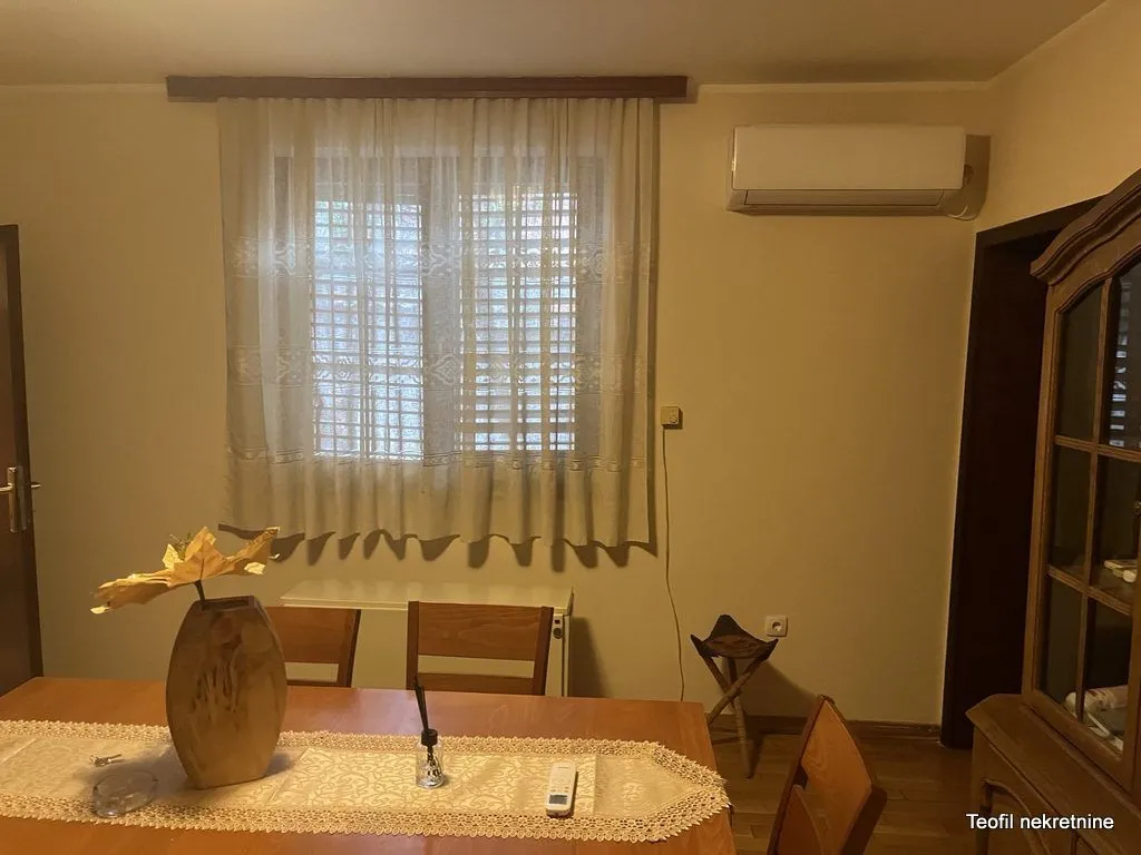 Izdavanje, trosoban stan, 81m², Surčin, Beograd