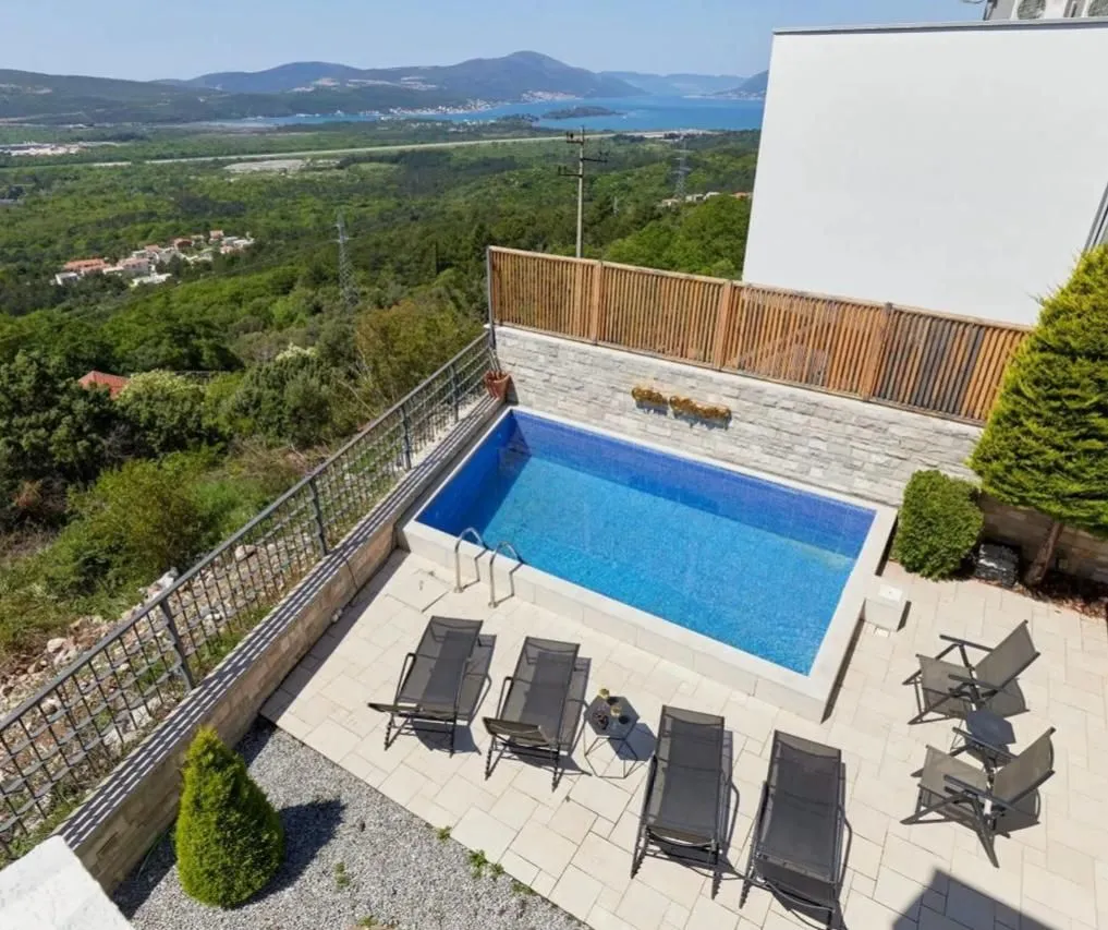 Prodaja, kuća, 260m², Kavač, Kotor