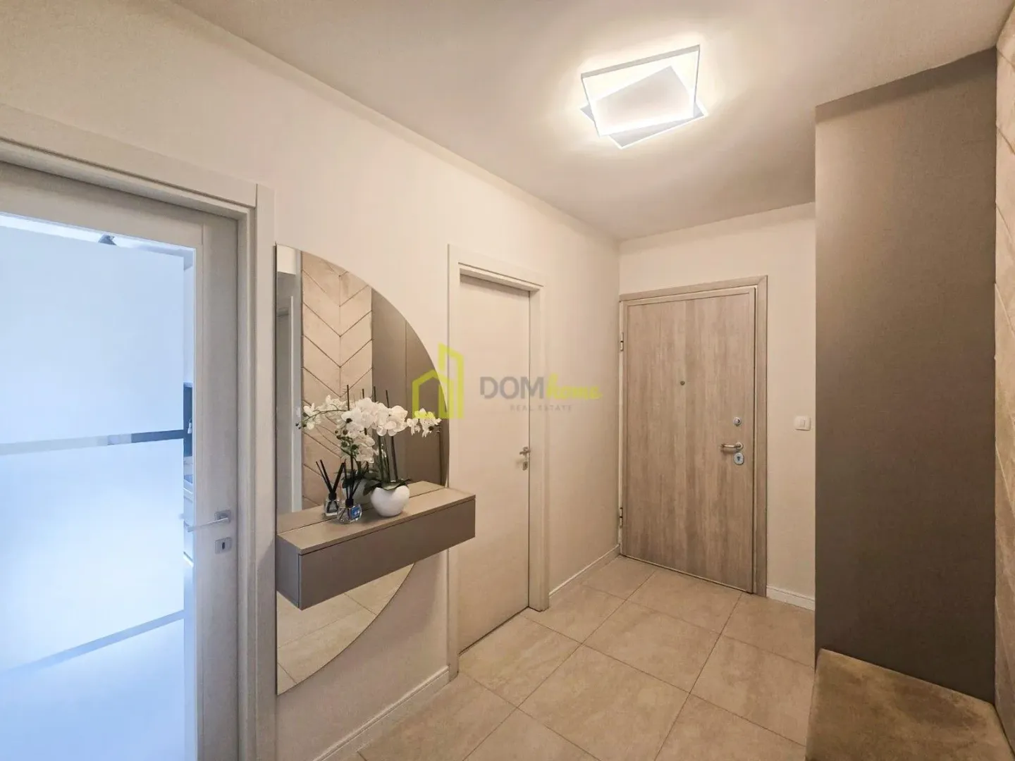 Rent, three bedroom apartment, 94m², Central Point, Podgorica