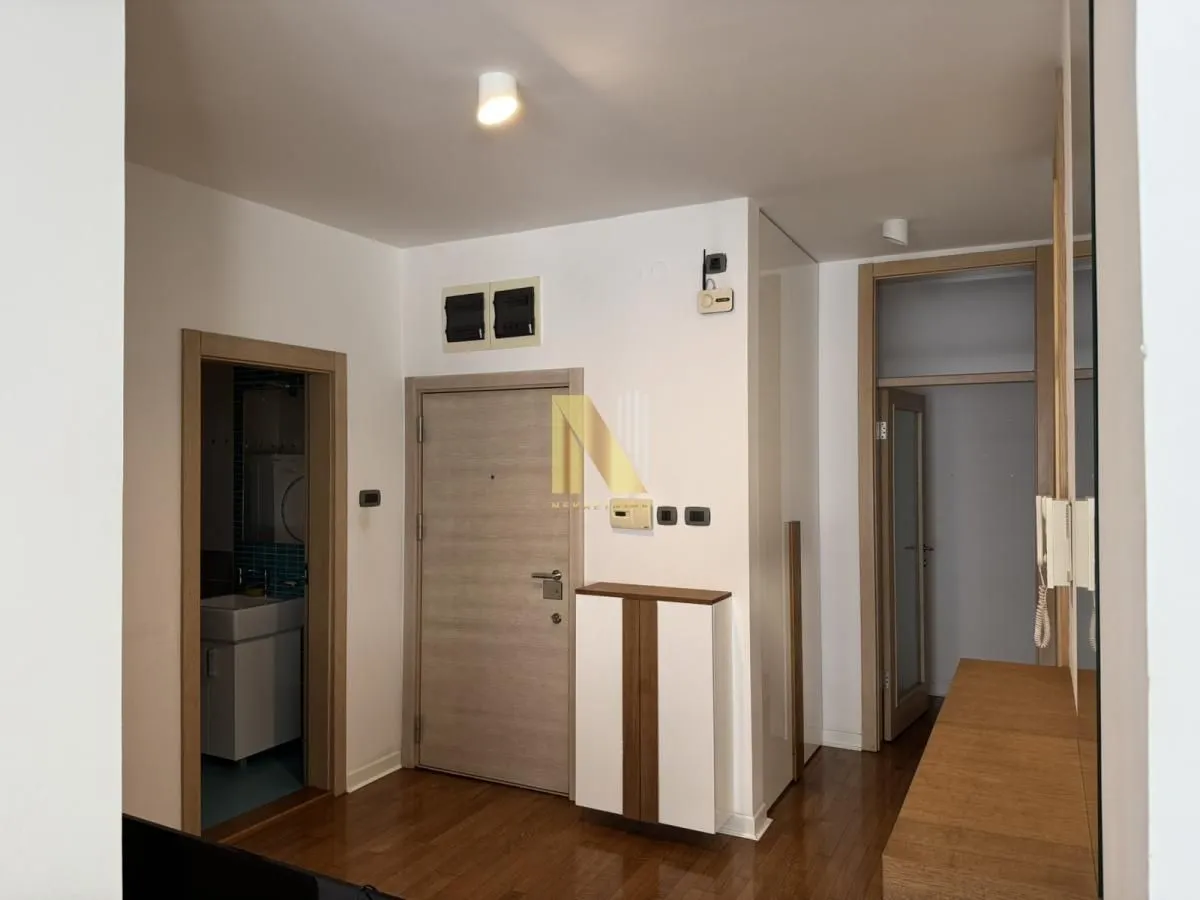 Izdavanje, četvorosoban stan, 136m², Spens, Novi Sad Sve Podlokacije