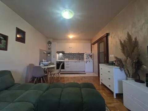 Prodaja, jednosoban stan, 49m², Stari Aerodrom, Podgorica - image 2