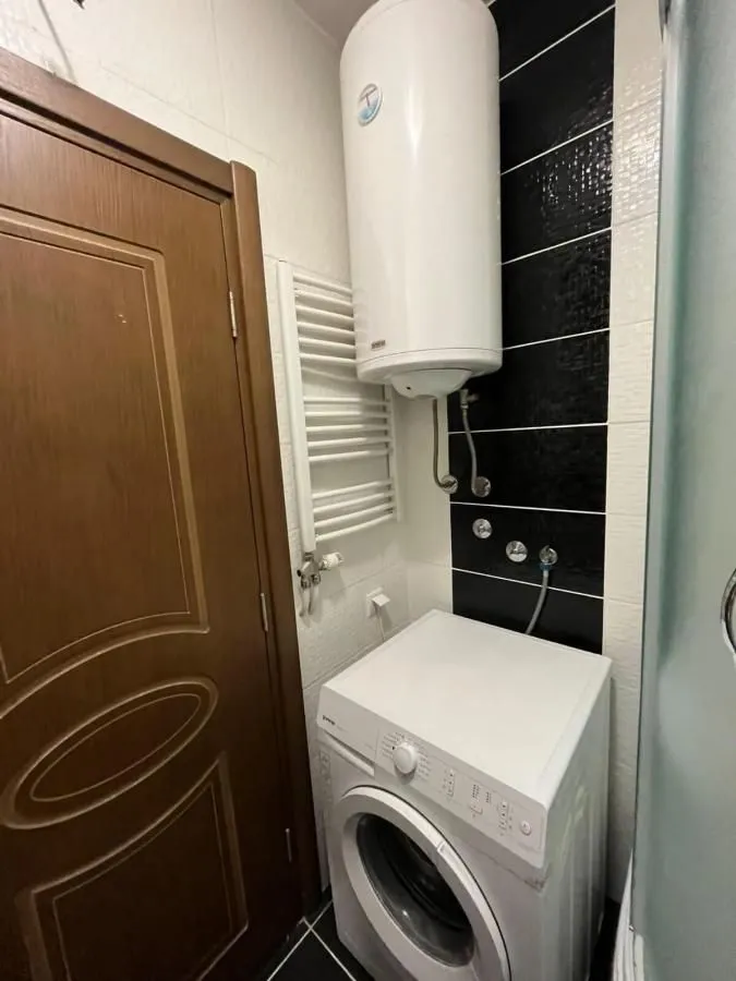 Izdavanje, dvosoban stan, 66m², Crveni Krst, Beograd