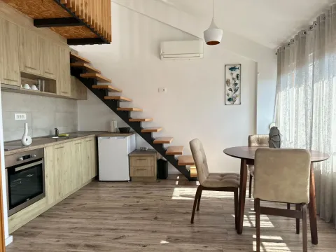 Izdavanje, jednosoban stan, 40m², Centar, Tivat - image 4