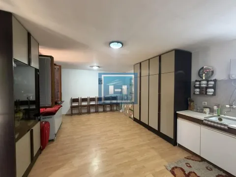 Prodaja, kuća, 160m², Trnava, Jagodina - image 73