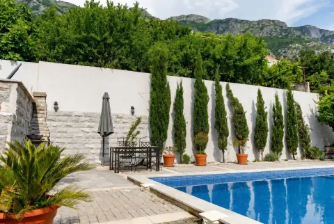 Prodaja, četvorosoban stan, 110m², Risan, Kotor - image 9