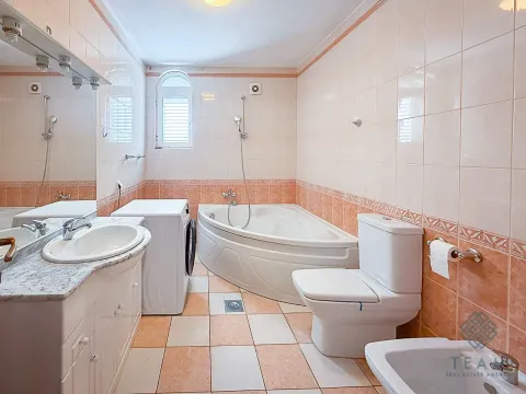 Rent, house, 400m², Zlatica, Podgorica - image 10