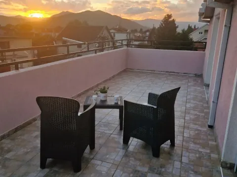 Rent, three bedroom apartment, 115m², Tološi, Podgorica - image 12
