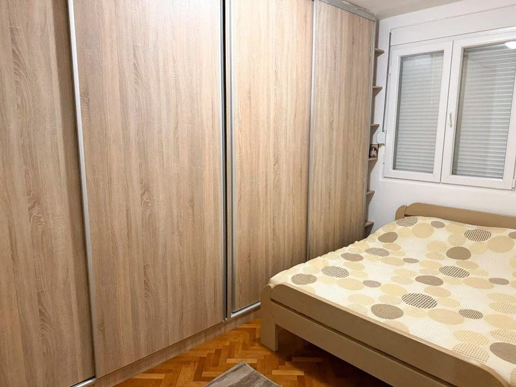 Izdavanje, jednosoban stan, 42m², Preko Morače, Podgorica
