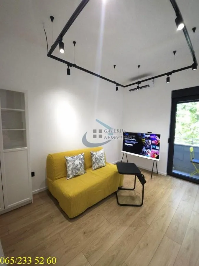 Izdavanje, jednosoban stan, 33m², Stari Grad, Beograd