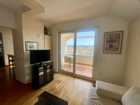 Izdavanje, dvosoban stan, 82m², Centar, Tivat - image 4