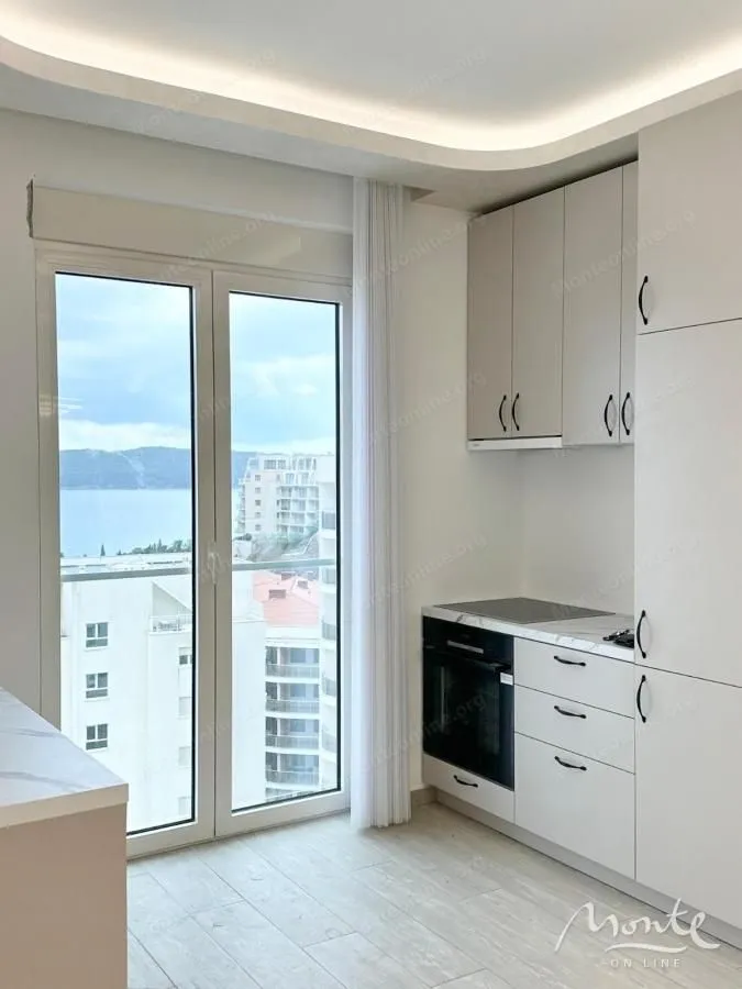 Sale, two bedroom apartment, 74m², Bečići, Budva