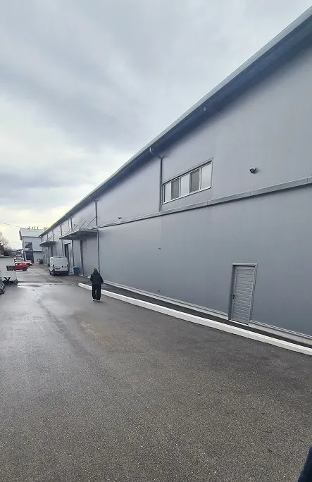 Izdavanje, poslovni prostor, 950m², Zemun Sve Podlokacije, Beograd