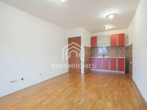 Prodaja, jednosoban stan, 45m², Stari Aerodrom, Podgorica - image 2